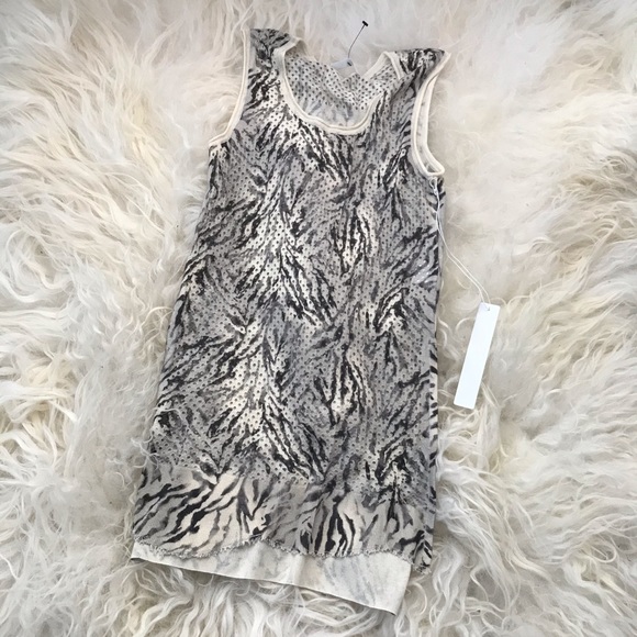 Victor Alfaro Tops - VICTOR ALFARO Printed Laser Cut Top